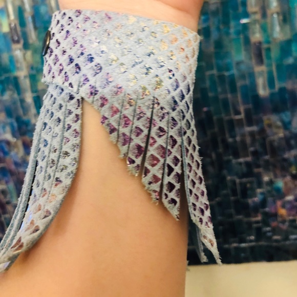 Leather rainbow fringe  bracelet - Picture 2 of 6